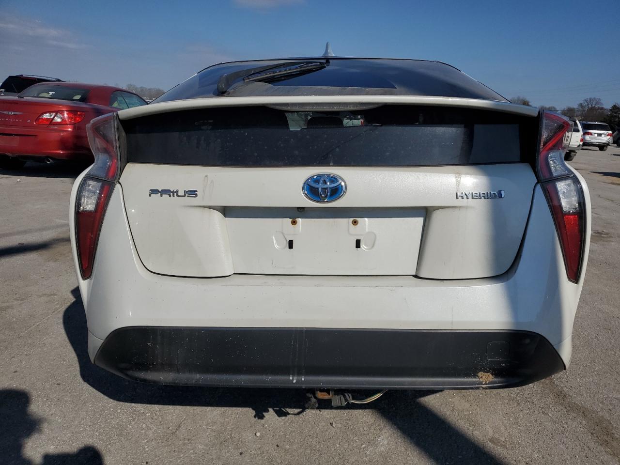 Photo 5 VIN: JTDKBRFU1G3010563 - TOYOTA PRIUS 