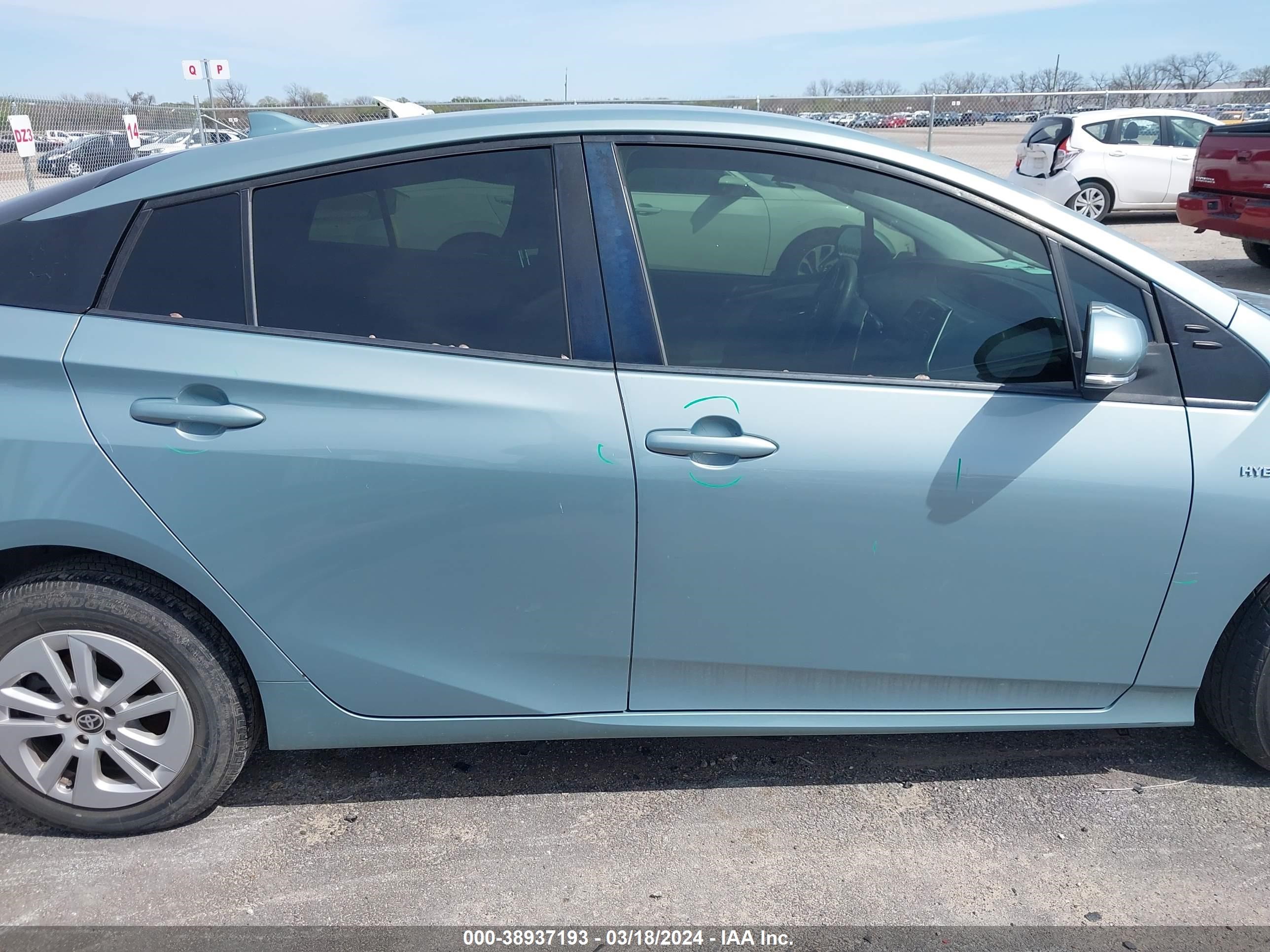 Photo 12 VIN: JTDKBRFU2G3523918 - TOYOTA PRIUS 