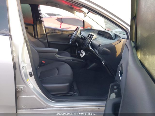 Photo 4 VIN: JTDKBRFU2J3588484 - TOYOTA PRIUS 