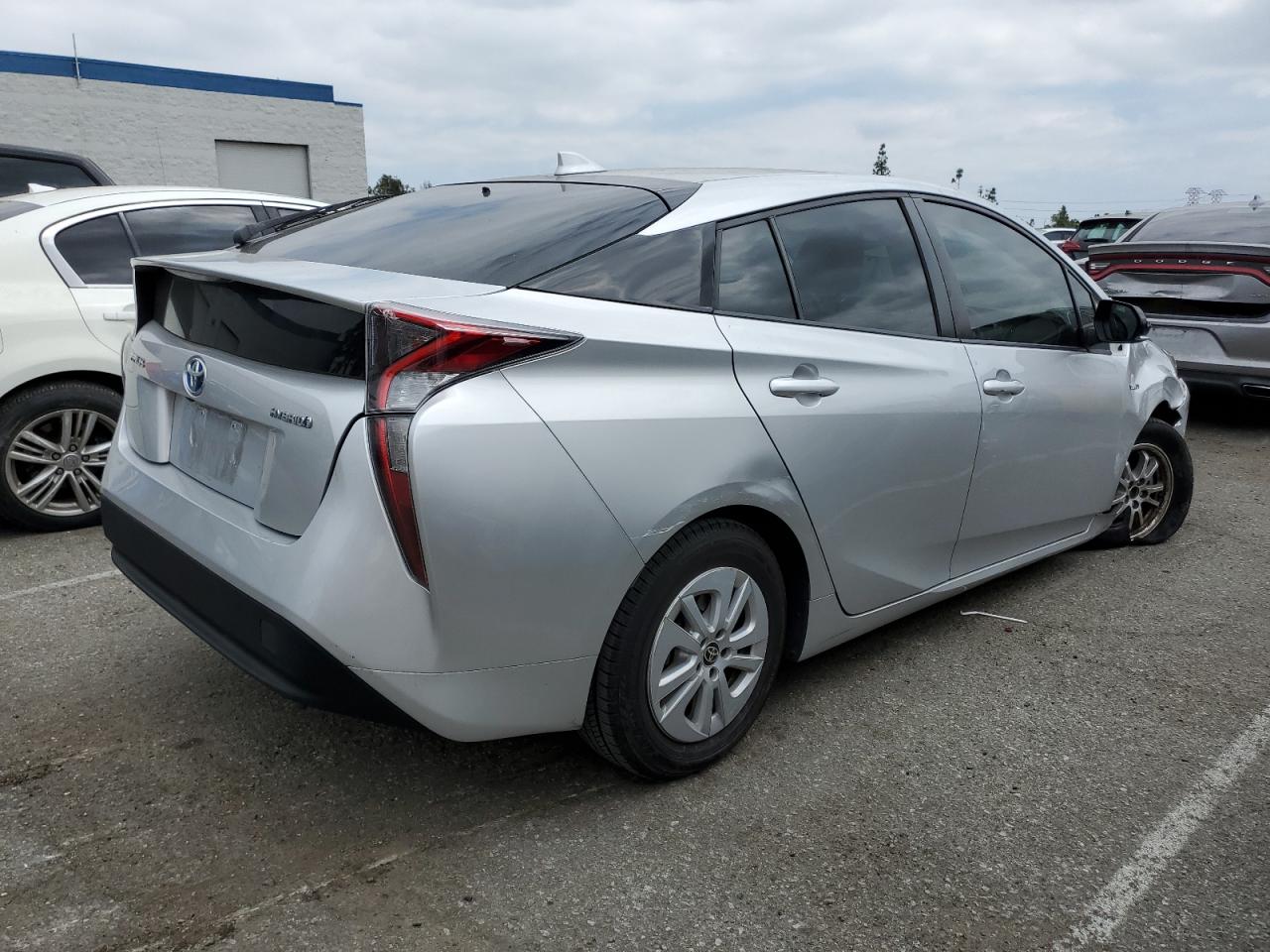 Photo 2 VIN: JTDKBRFU3H3541037 - TOYOTA PRIUS 