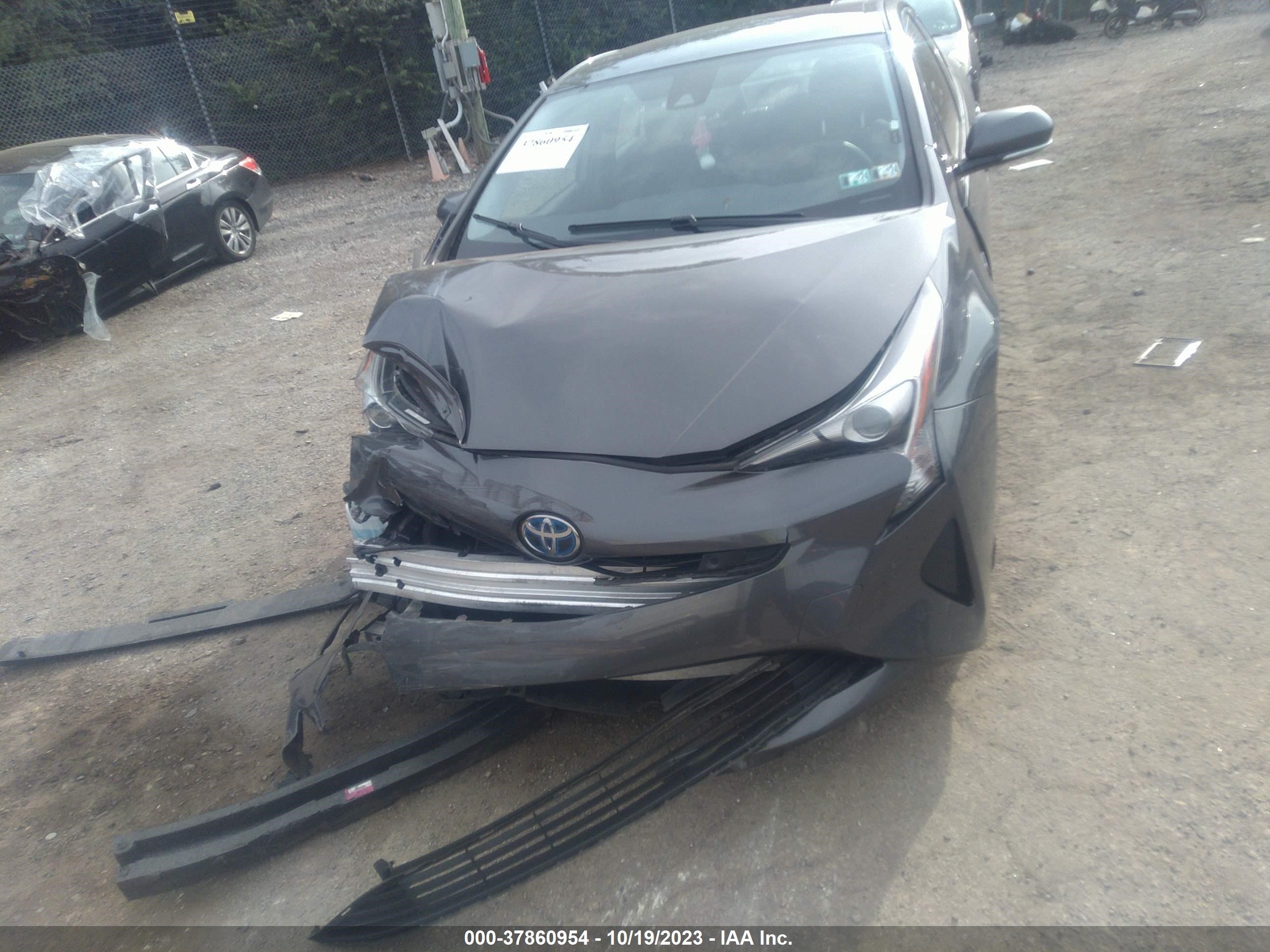 Photo 11 VIN: JTDKBRFU3J3058623 - TOYOTA PRIUS 