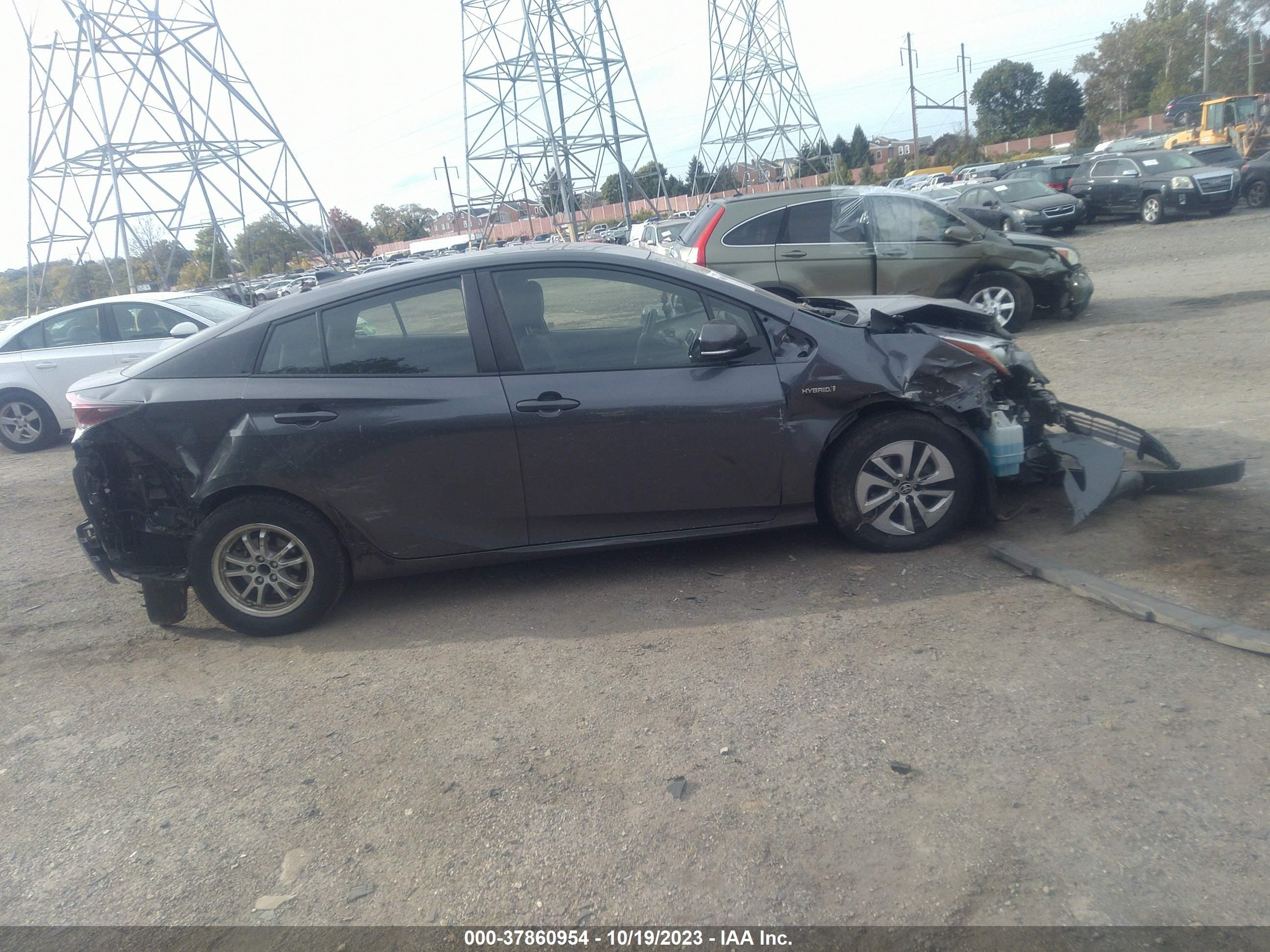 Photo 12 VIN: JTDKBRFU3J3058623 - TOYOTA PRIUS 