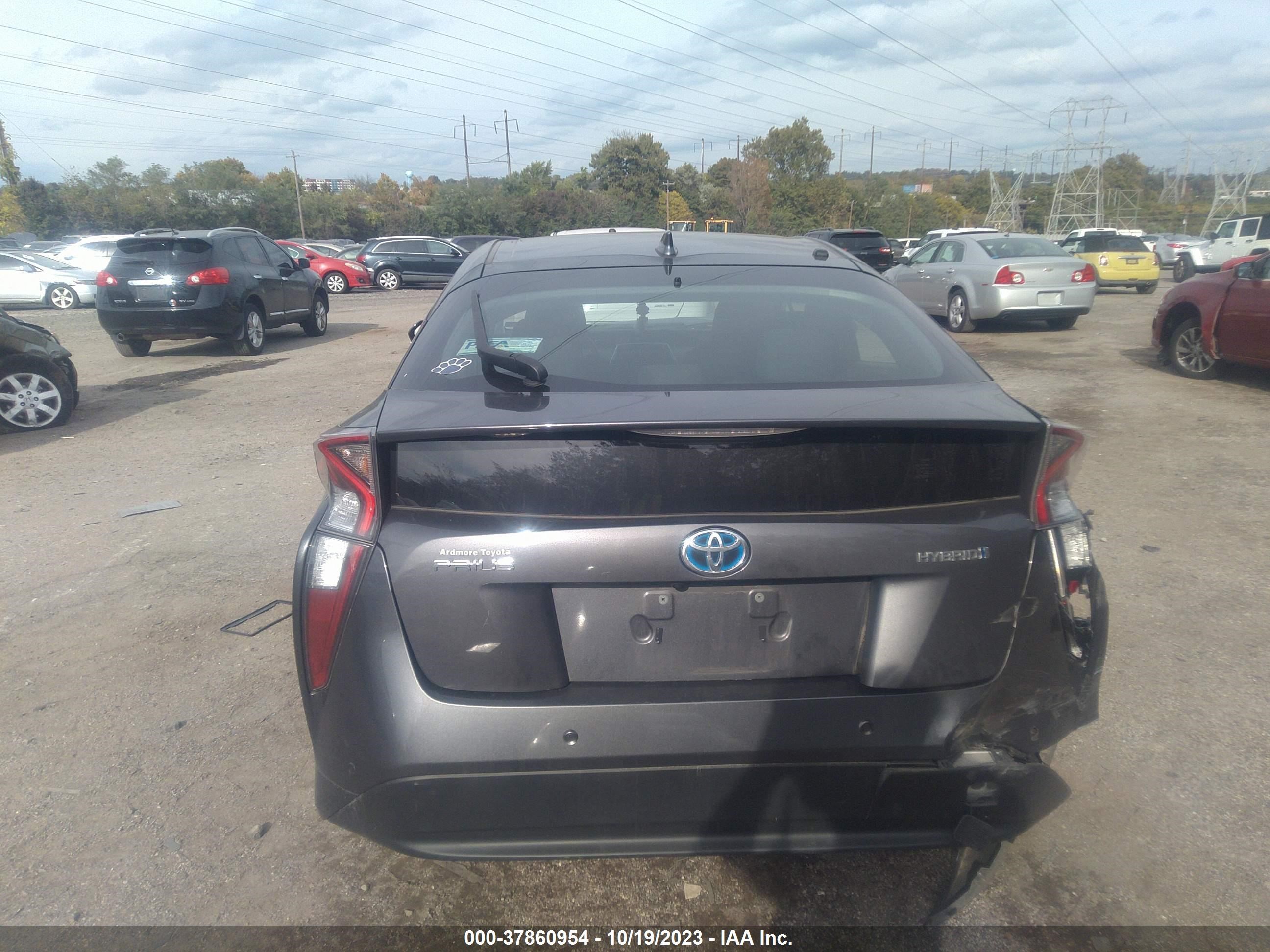 Photo 15 VIN: JTDKBRFU3J3058623 - TOYOTA PRIUS 