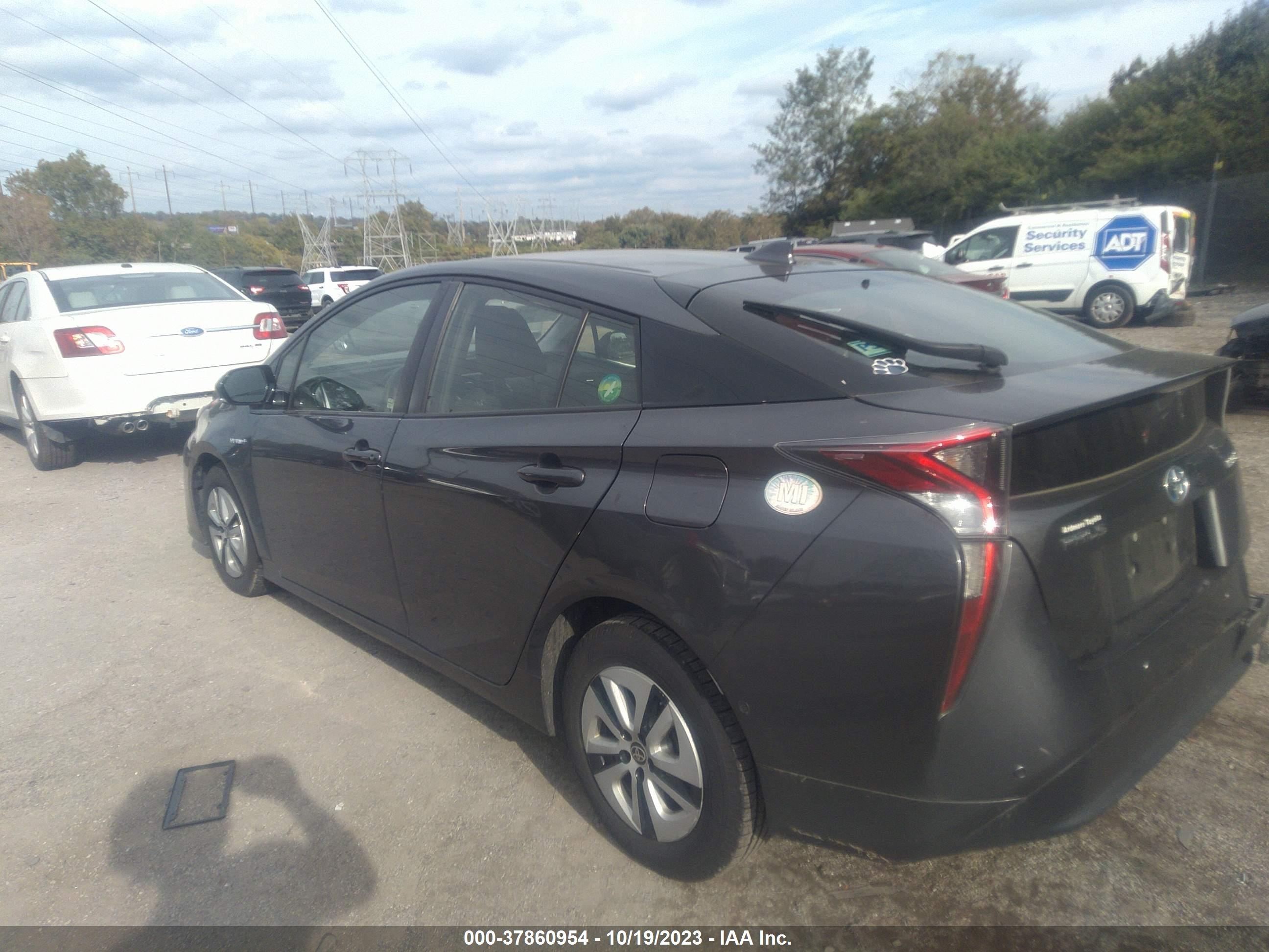 Photo 2 VIN: JTDKBRFU3J3058623 - TOYOTA PRIUS 