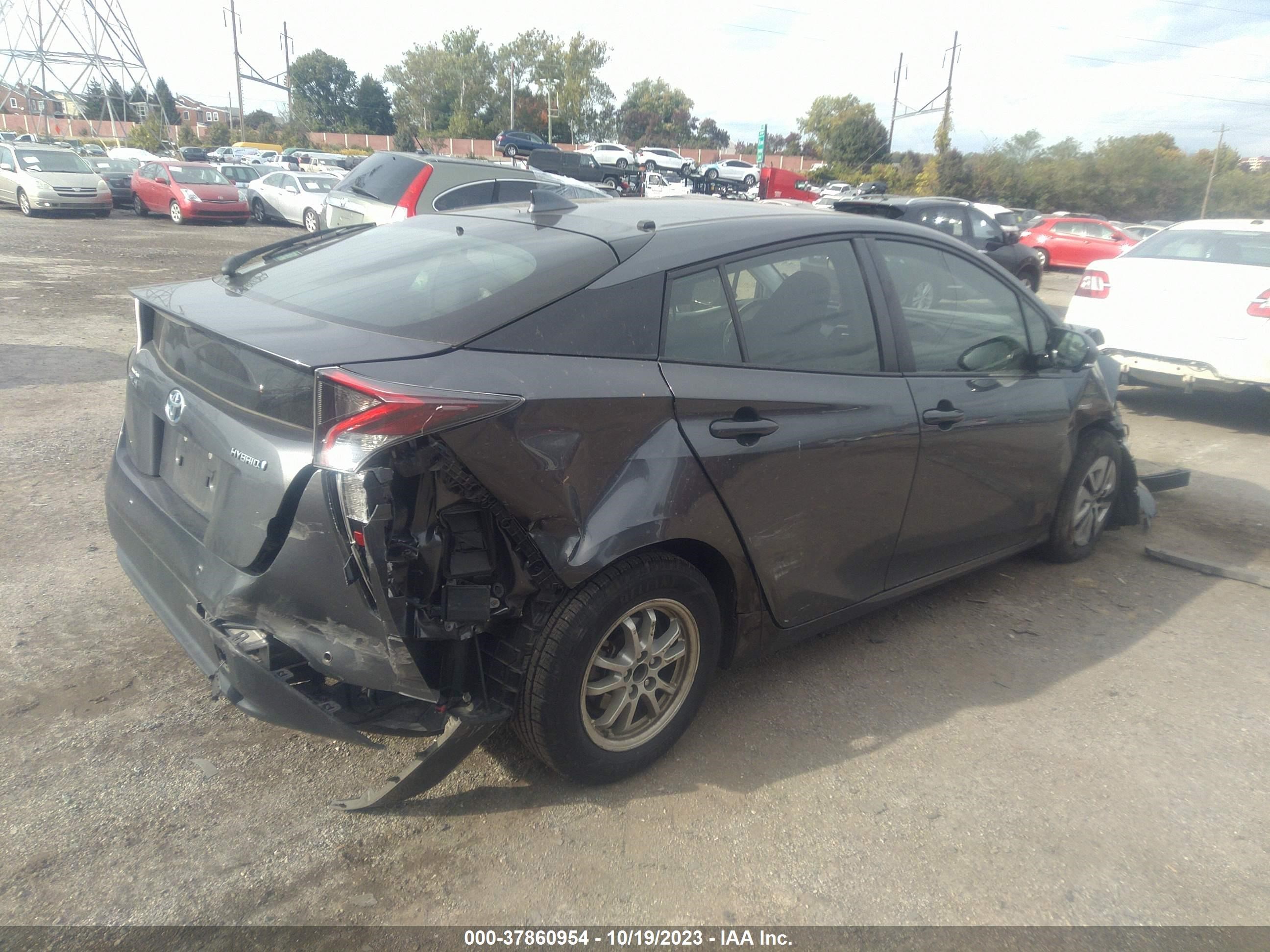 Photo 3 VIN: JTDKBRFU3J3058623 - TOYOTA PRIUS 