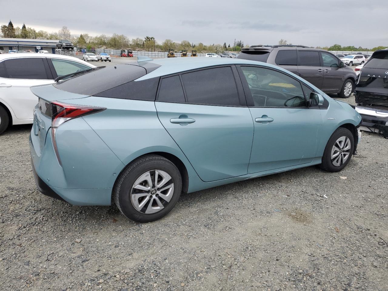 Photo 2 VIN: JTDKBRFU3J3071758 - TOYOTA PRIUS 