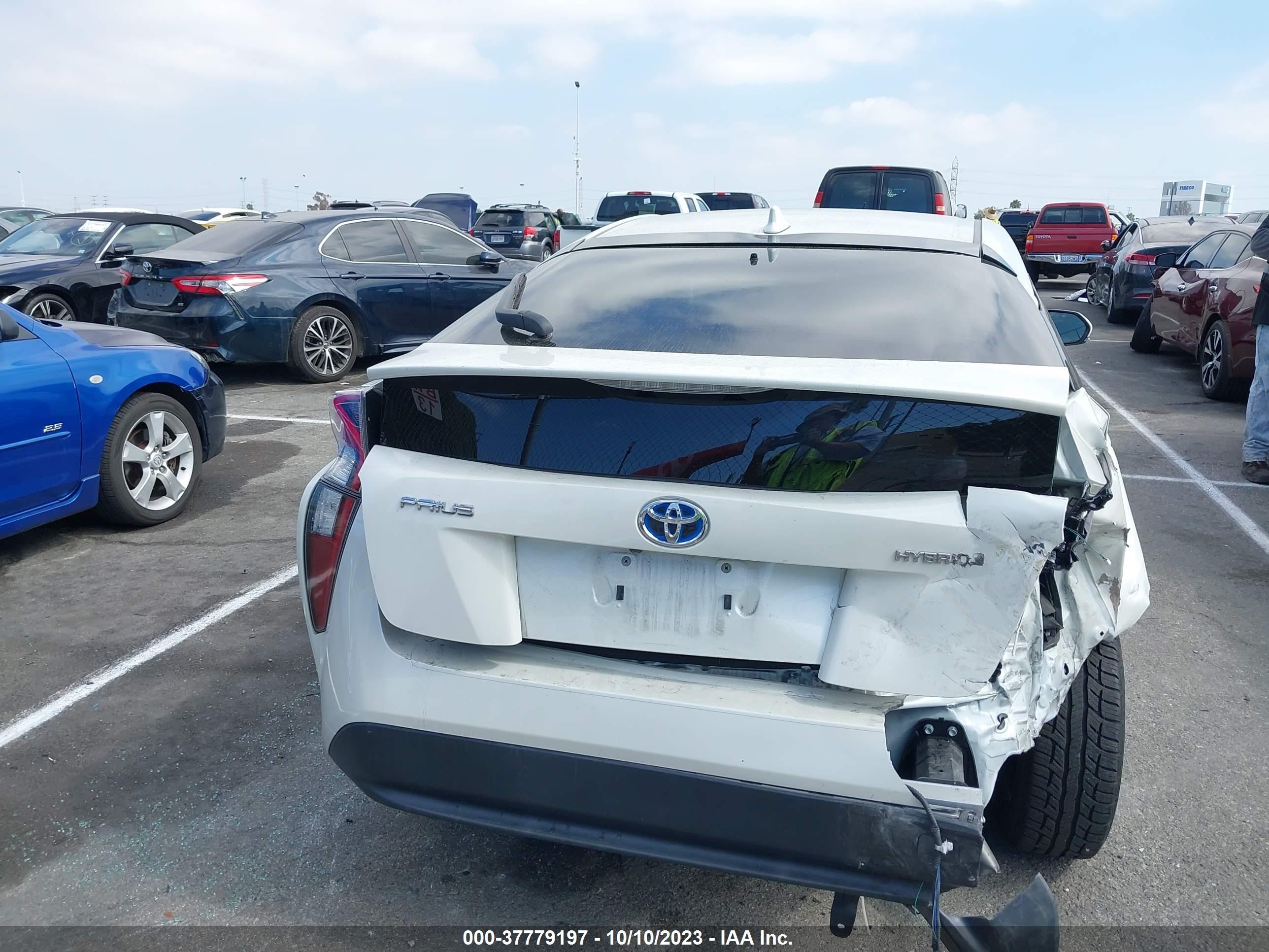 Photo 15 VIN: JTDKBRFU4G3502987 - TOYOTA PRIUS 