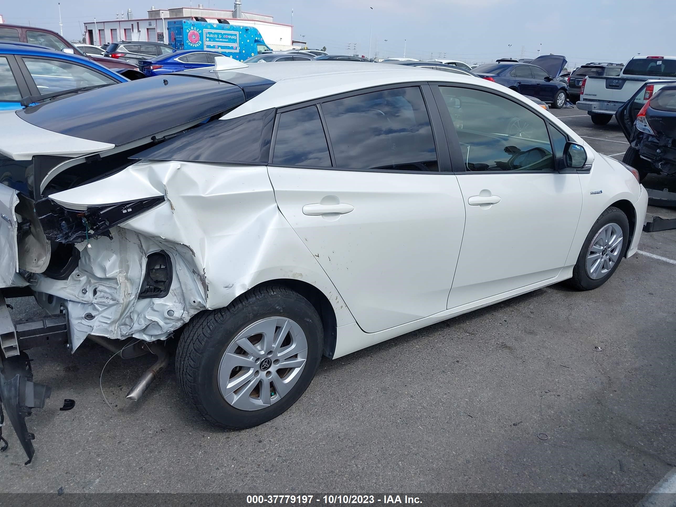 Photo 3 VIN: JTDKBRFU4G3502987 - TOYOTA PRIUS 