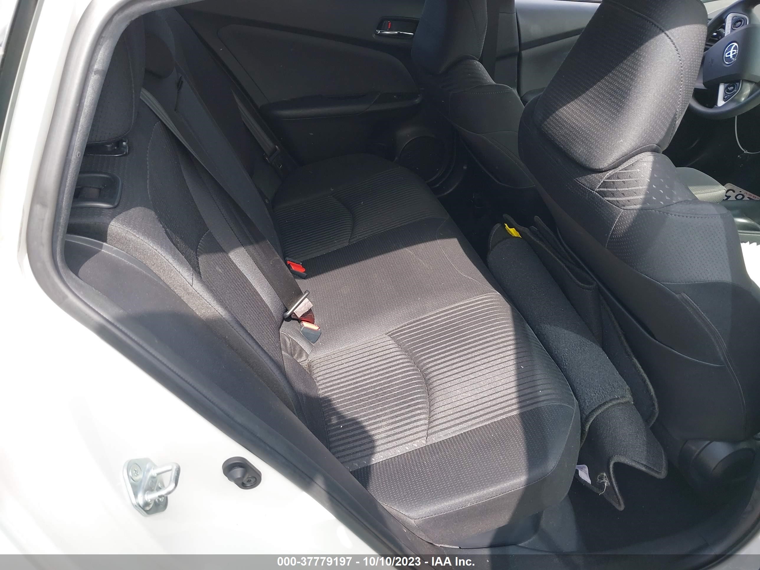 Photo 7 VIN: JTDKBRFU4G3502987 - TOYOTA PRIUS 