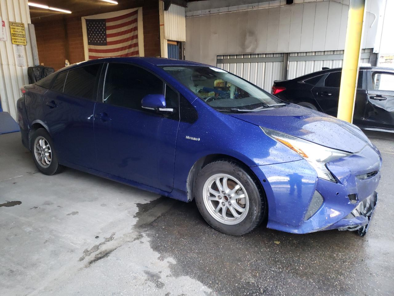 Photo 3 VIN: JTDKBRFU4J3592889 - TOYOTA PRIUS 