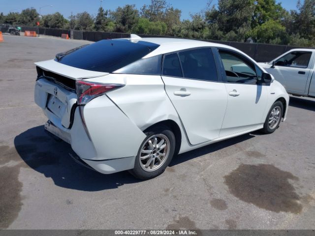 Photo 3 VIN: JTDKBRFU5G3005270 - TOYOTA PRIUS 