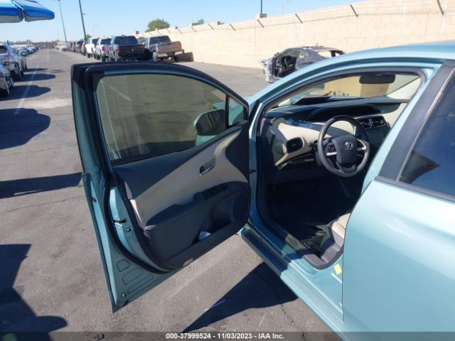 Photo 4 VIN: JTDKBRFU5G3006922 - TOYOTA PRIUS 