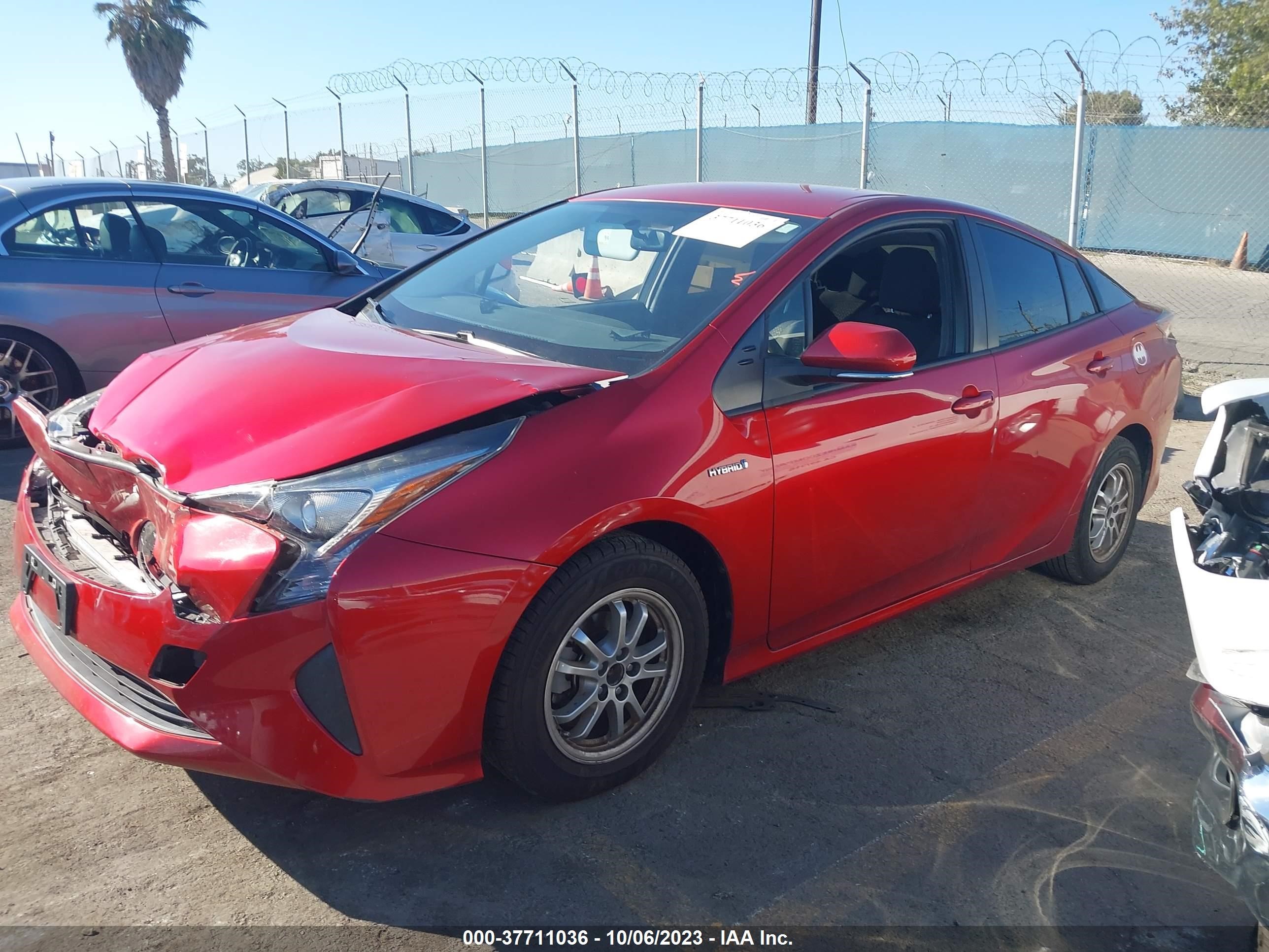 Photo 13 VIN: JTDKBRFU5G3514596 - TOYOTA PRIUS 