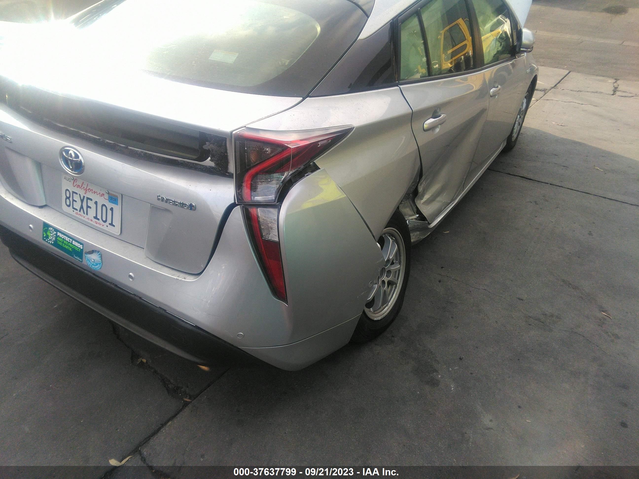 Photo 11 VIN: JTDKBRFU5J3600479 - TOYOTA PRIUS 