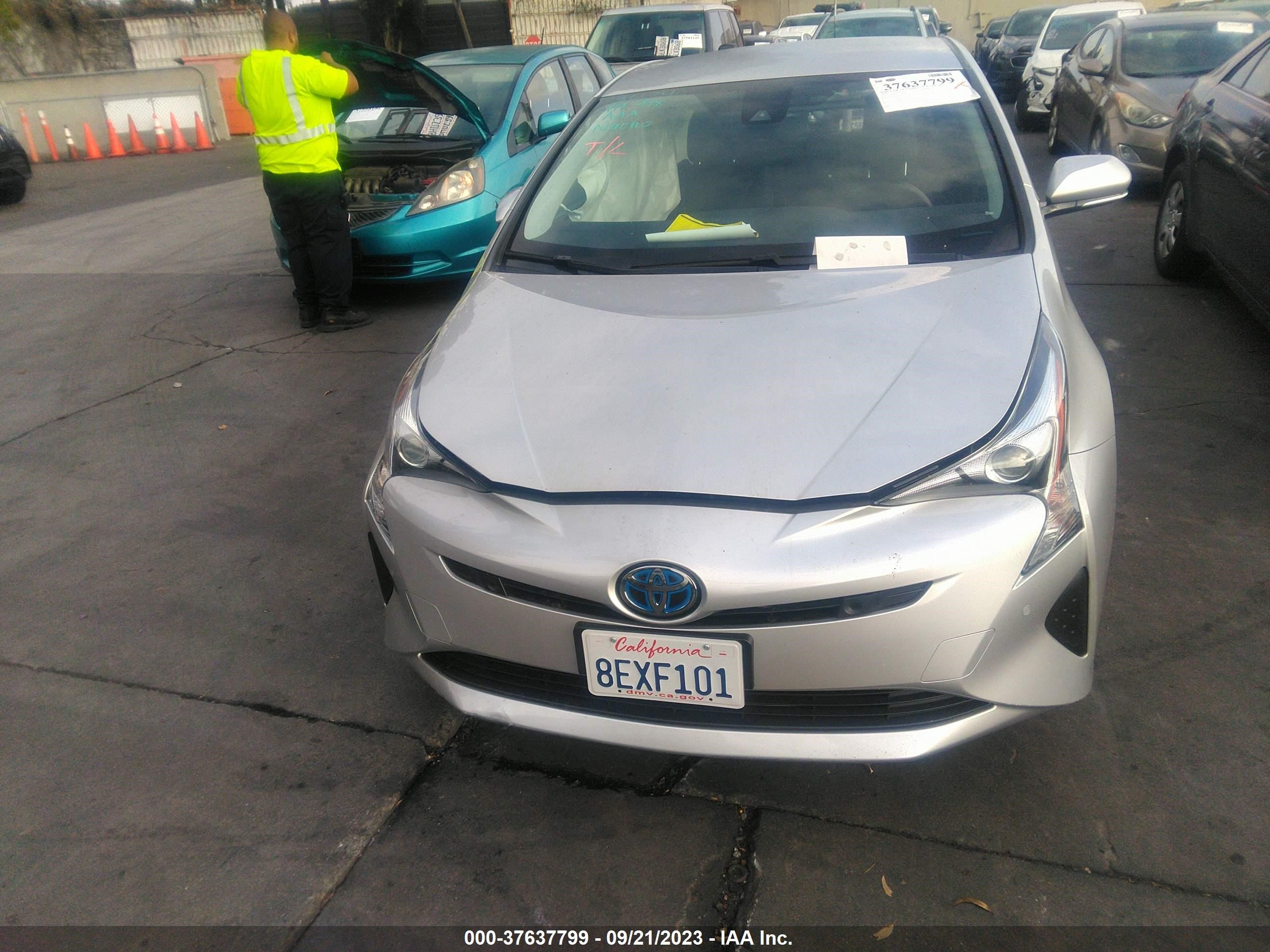 Photo 12 VIN: JTDKBRFU5J3600479 - TOYOTA PRIUS 