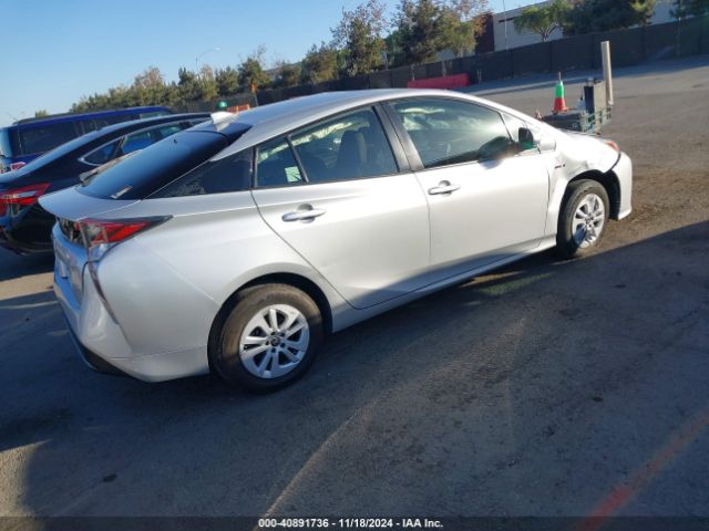 Photo 3 VIN: JTDKBRFU6G3002586 - TOYOTA PRIUS 