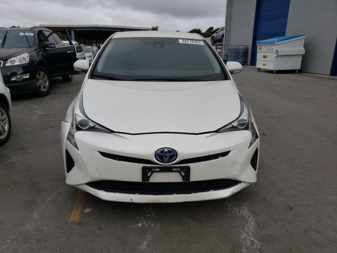 Photo 4 VIN: JTDKBRFU6J3065212 - TOYOTA PRIUS 