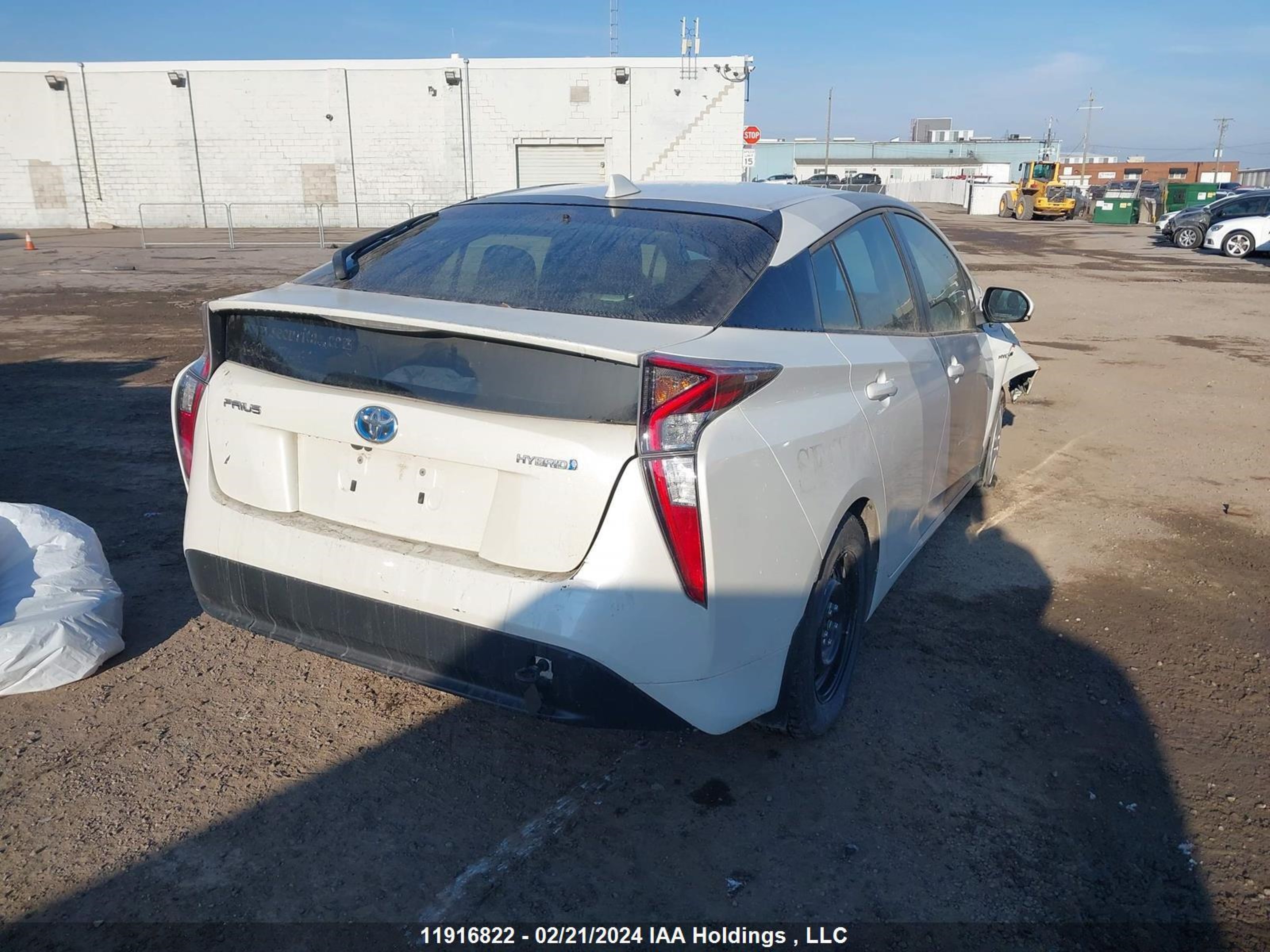 Photo 3 VIN: JTDKBRFU6J3078462 - TOYOTA PRIUS 