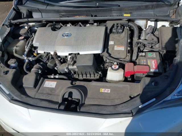 Photo 9 VIN: JTDKBRFU6J3592683 - TOYOTA PRIUS 