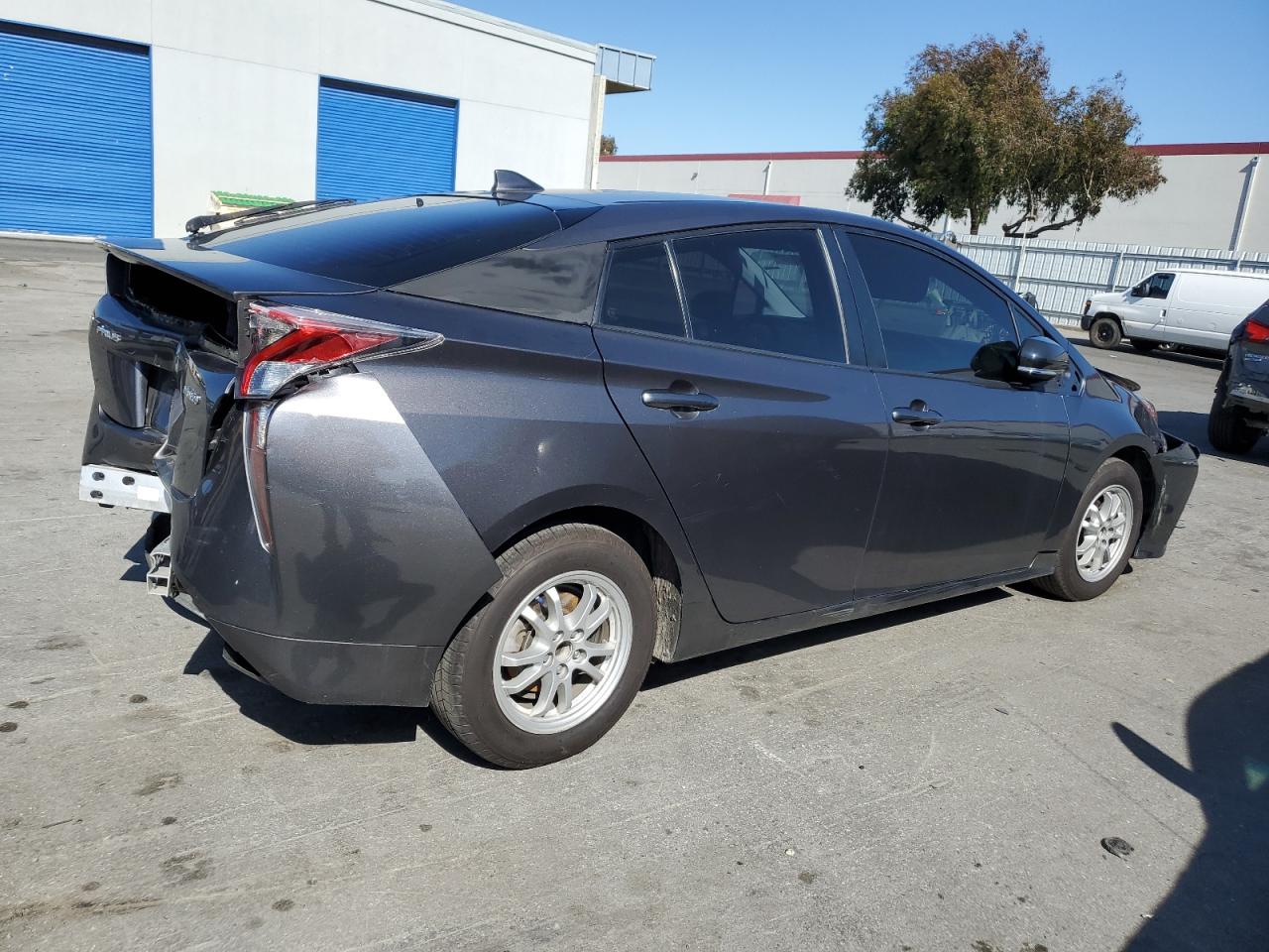 Photo 2 VIN: JTDKBRFU7G3514969 - TOYOTA PRIUS 