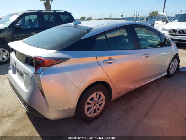 Photo 3 VIN: JTDKBRFU7J3069642 - TOYOTA PRIUS 