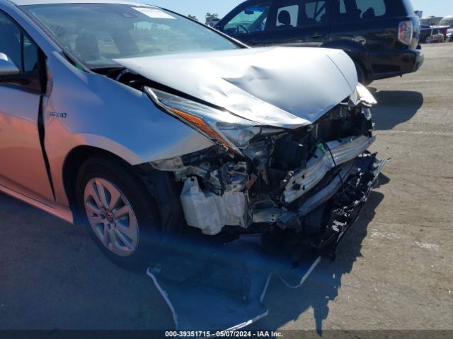 Photo 5 VIN: JTDKBRFU7J3069642 - TOYOTA PRIUS 