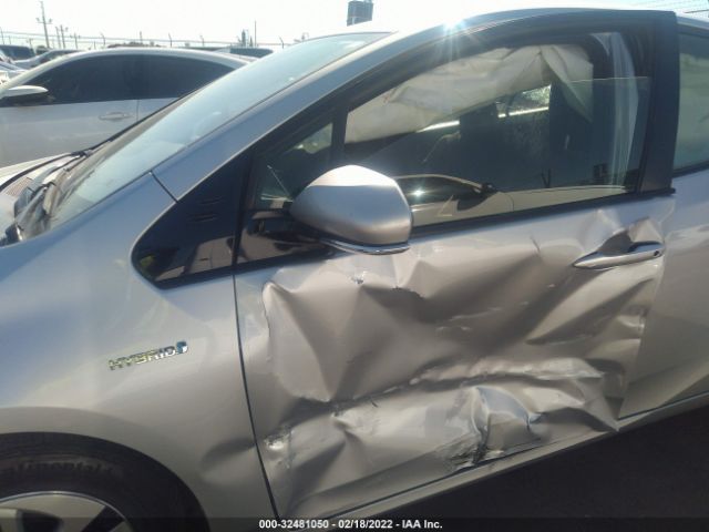 Photo 5 VIN: JTDKBRFU7J3586133 - TOYOTA PRIUS 