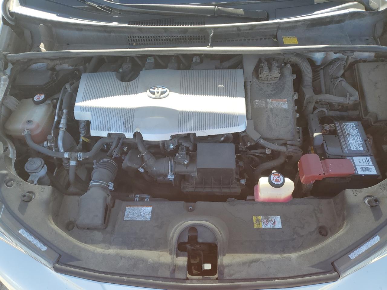 Photo 10 VIN: JTDKBRFU8H3027023 - TOYOTA PRIUS 