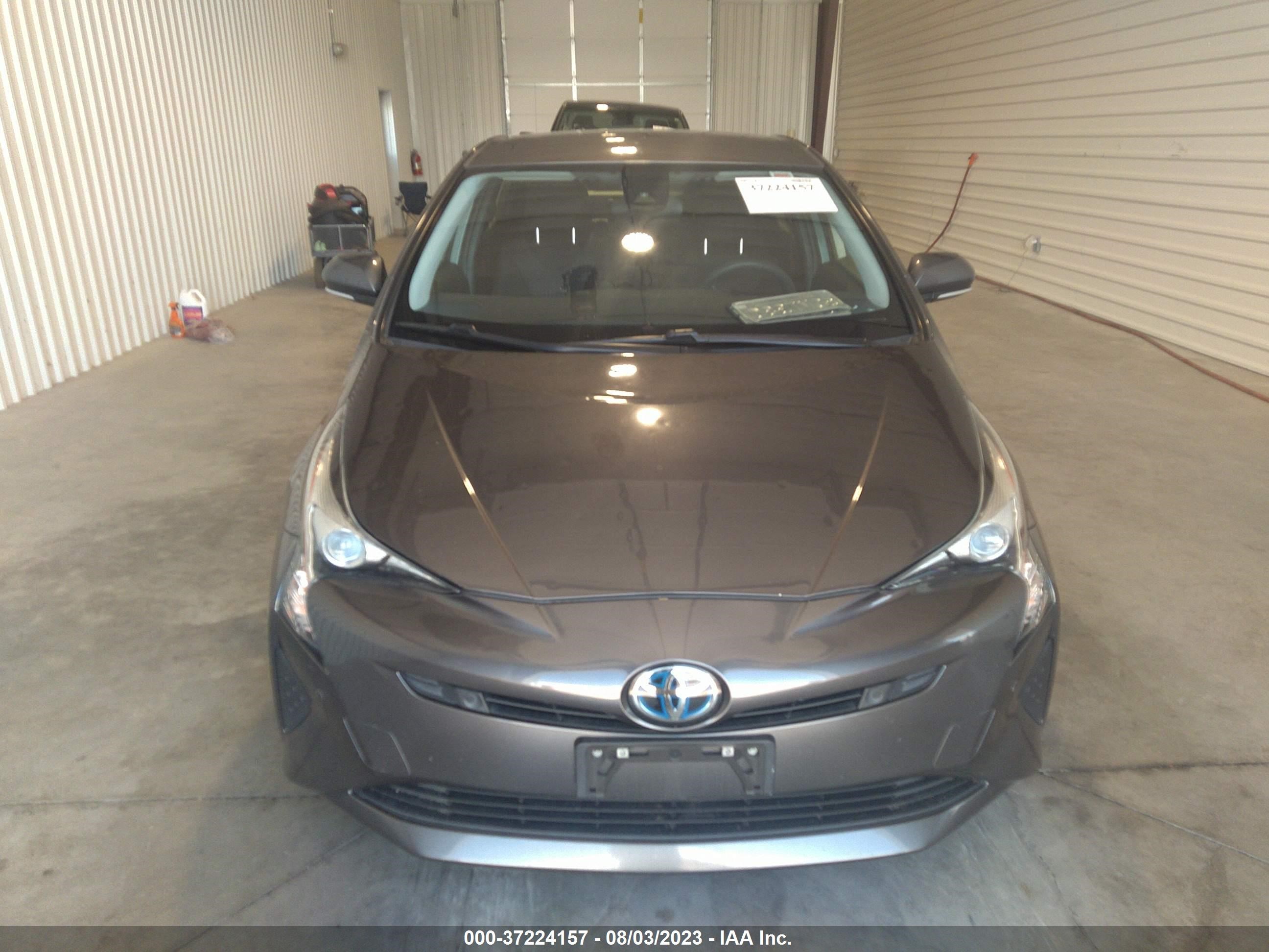 Photo 11 VIN: JTDKBRFU8J3590370 - TOYOTA PRIUS 