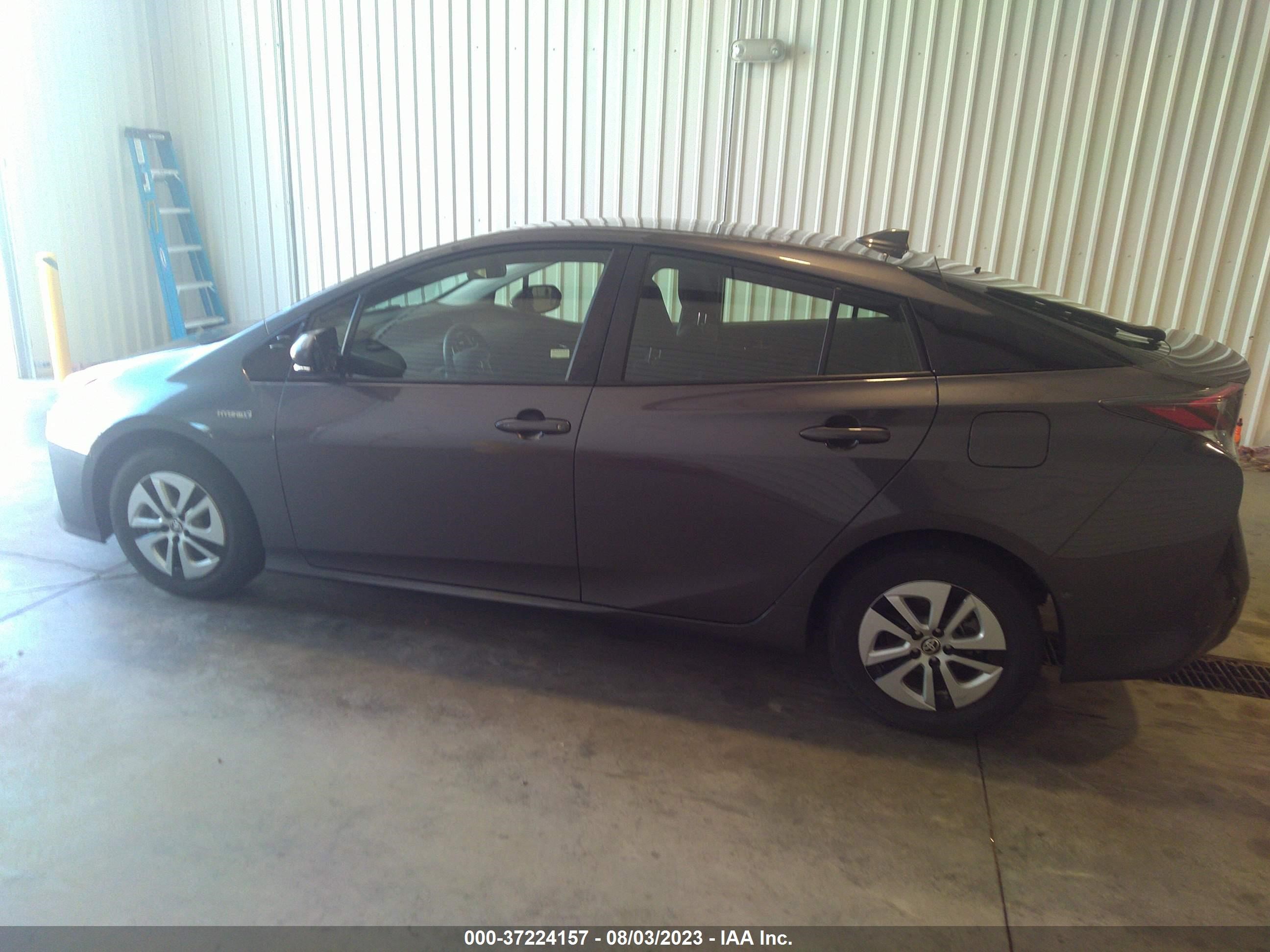 Photo 13 VIN: JTDKBRFU8J3590370 - TOYOTA PRIUS 