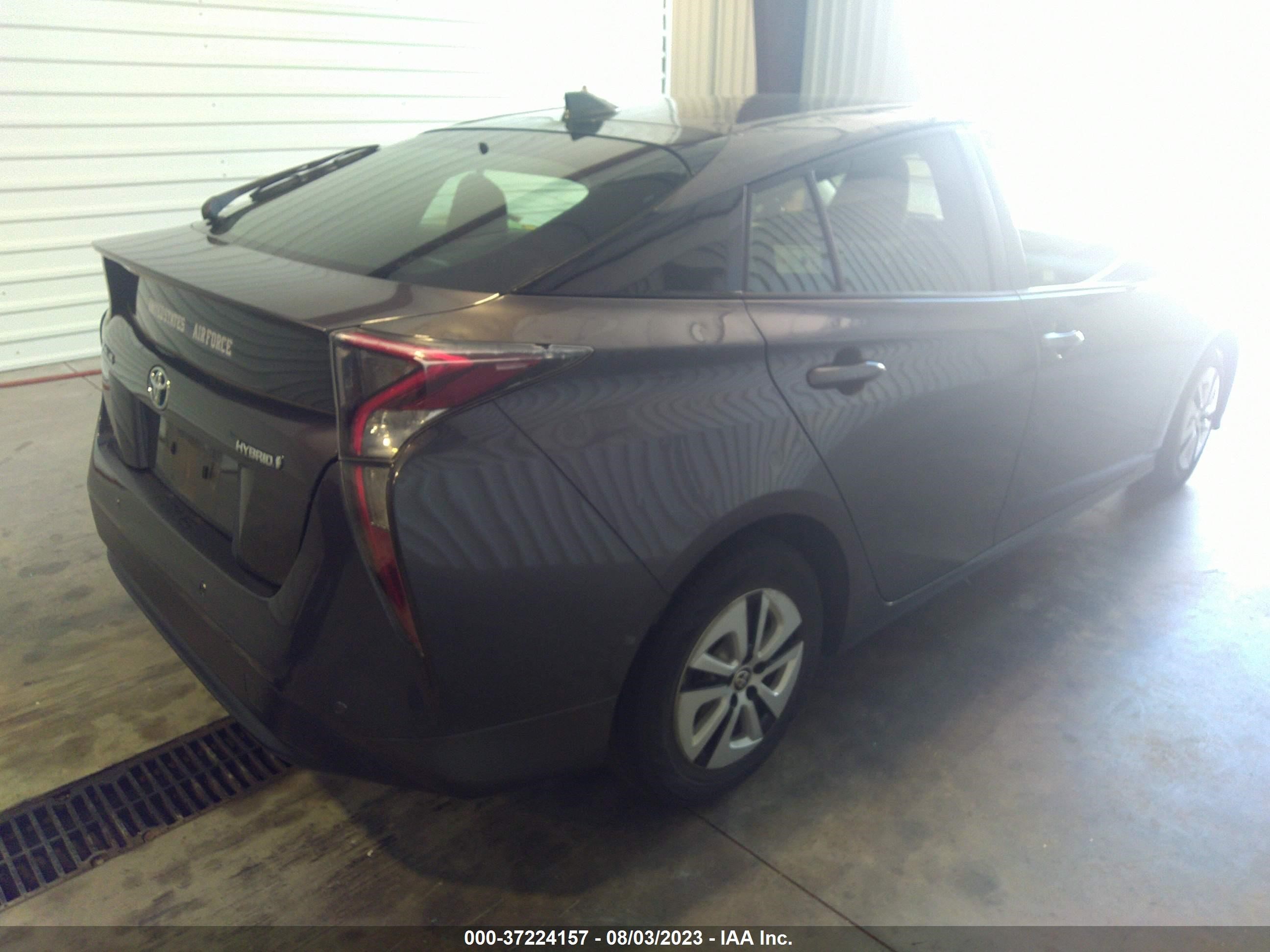 Photo 3 VIN: JTDKBRFU8J3590370 - TOYOTA PRIUS 