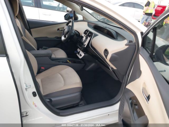 Photo 4 VIN: JTDKBRFU9H3557517 - TOYOTA PRIUS 