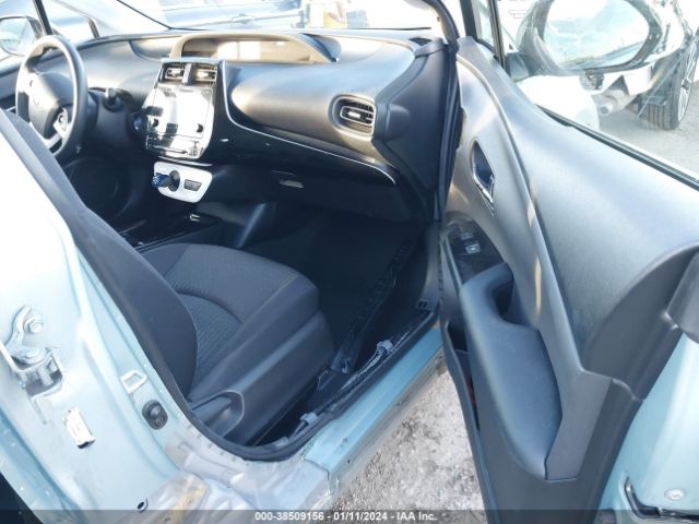 Photo 4 VIN: JTDKBRFU9J3586778 - TOYOTA PRIUS 