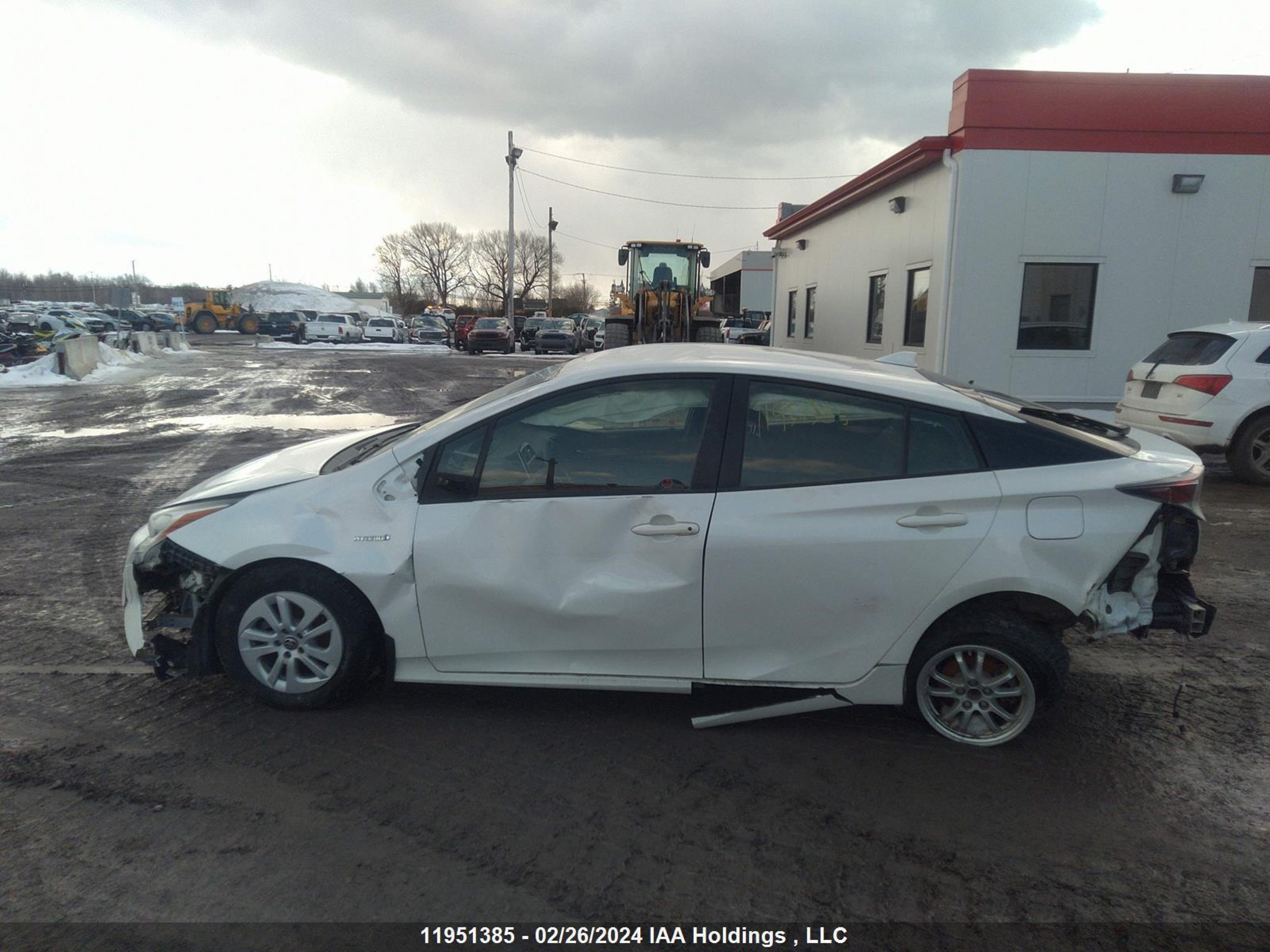 Photo 15 VIN: JTDKBRFUXG3001215 - TOYOTA PRIUS 