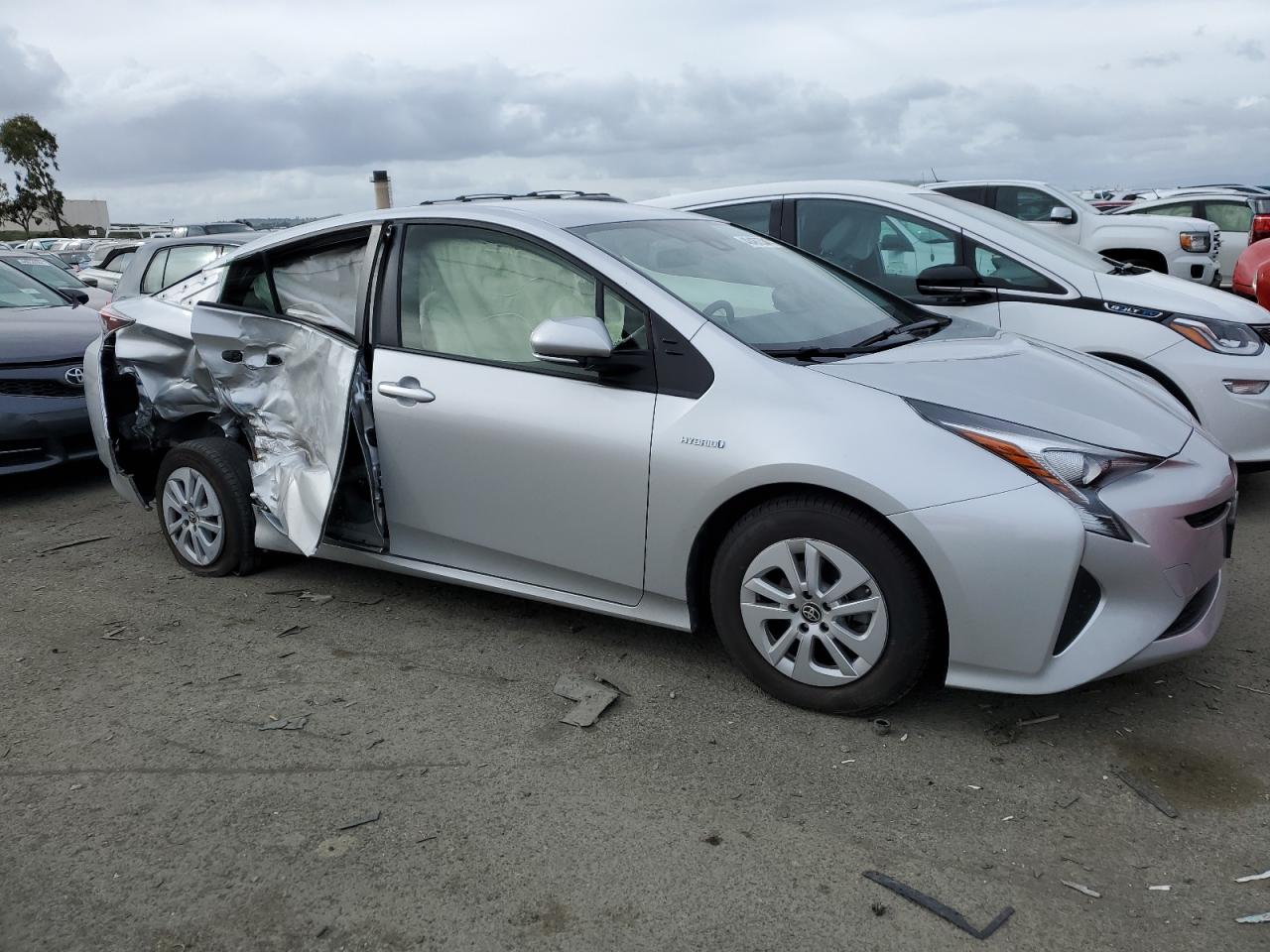 Photo 3 VIN: JTDKBRFUXJ3071076 - TOYOTA PRIUS 