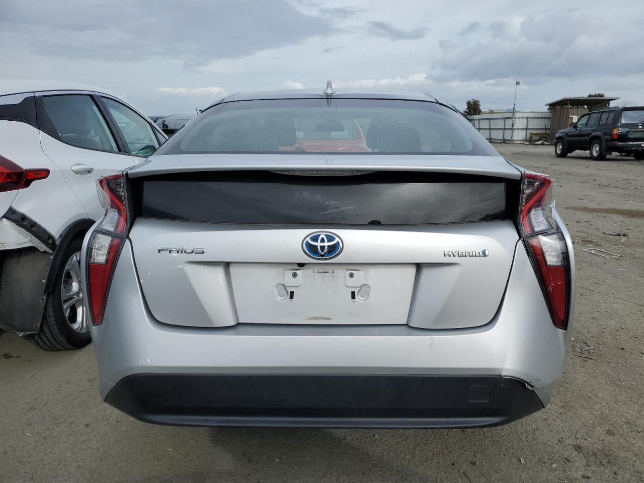 Photo 5 VIN: JTDKBRFUXJ3071076 - TOYOTA PRIUS 