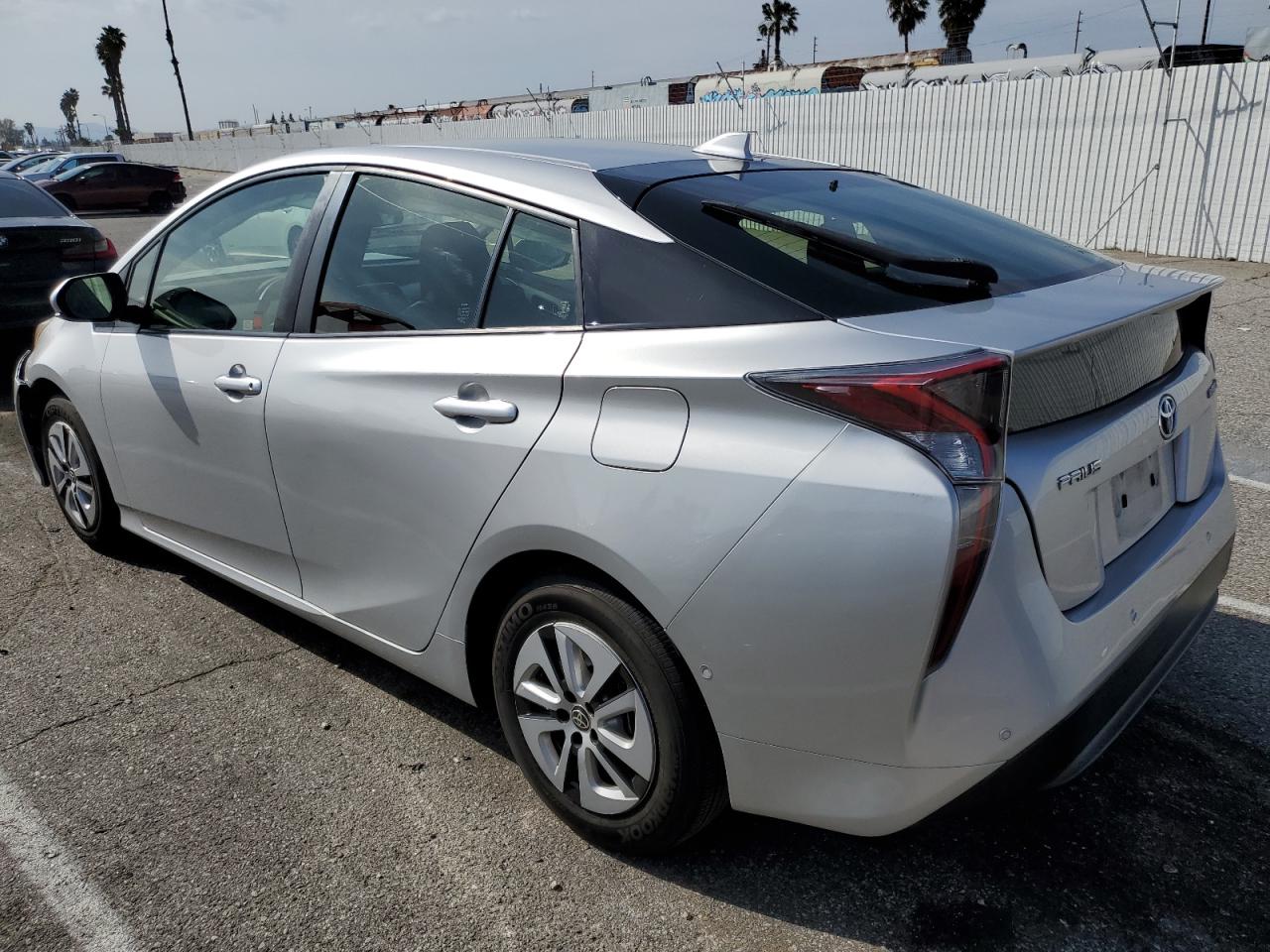 Photo 1 VIN: JTDKBRFUXJ3588538 - TOYOTA PRIUS 