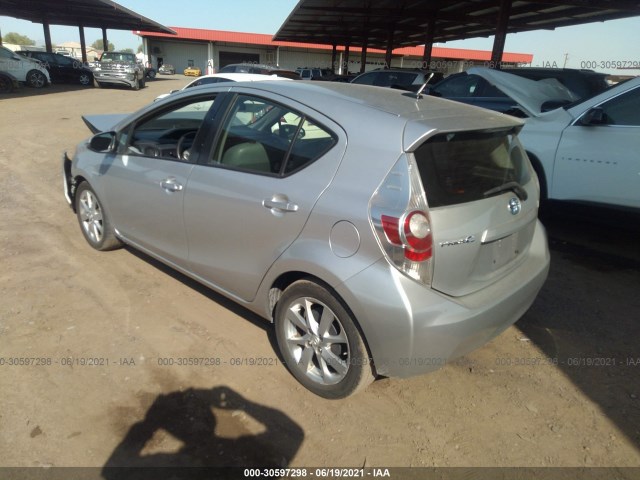 Photo 2 VIN: JTDKDTB30C1000388 - TOYOTA PRIUS C 