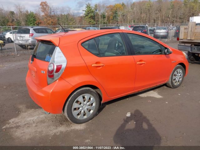 Photo 3 VIN: JTDKDTB30C1014128 - TOYOTA PRIUS C 