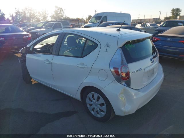 Photo 2 VIN: JTDKDTB30C1021676 - TOYOTA PRIUS C 