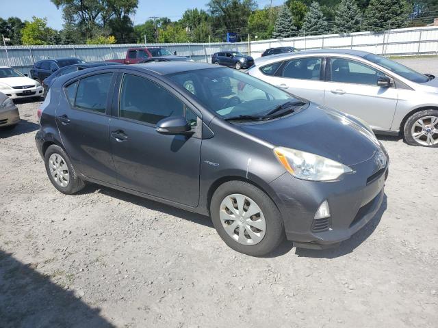 Photo 3 VIN: JTDKDTB30C1025632 - TOYOTA PRIUS C 