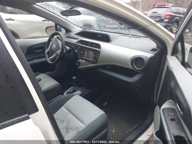 Photo 4 VIN: JTDKDTB30C1500678 - TOYOTA PRIUS C 