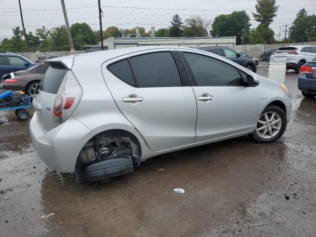 Photo 2 VIN: JTDKDTB30C1510904 - TOYOTA PRIUS C 