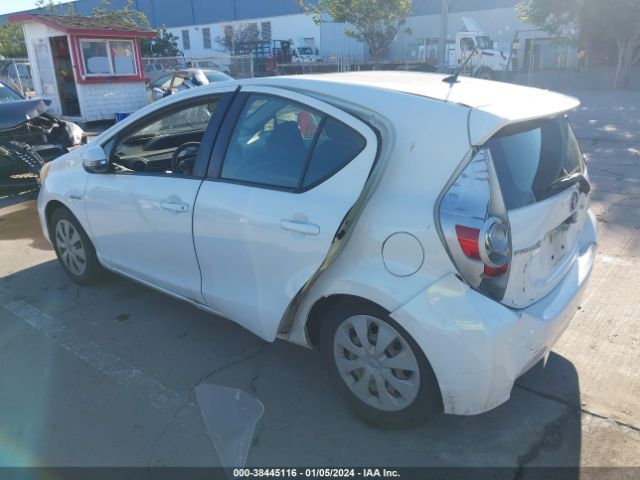 Photo 2 VIN: JTDKDTB30C1517917 - TOYOTA PRIUS C 