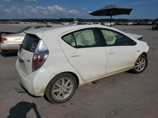 Photo 2 VIN: JTDKDTB30C1519750 - TOYOTA PRIUS C 