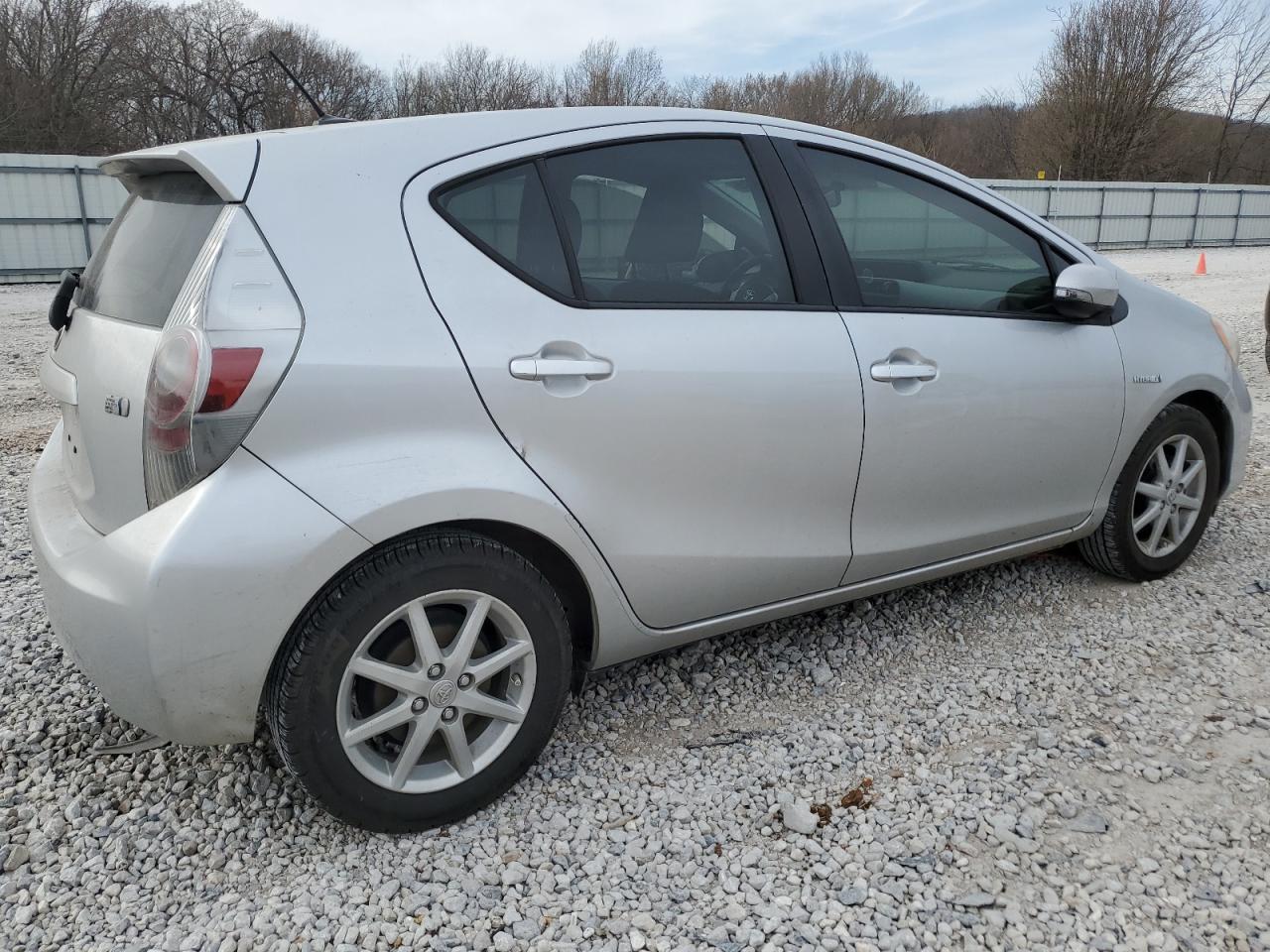 Photo 2 VIN: JTDKDTB30C1525905 - TOYOTA PRIUS 