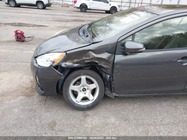 Photo 5 VIN: JTDKDTB30D1038348 - TOYOTA PRIUS C 