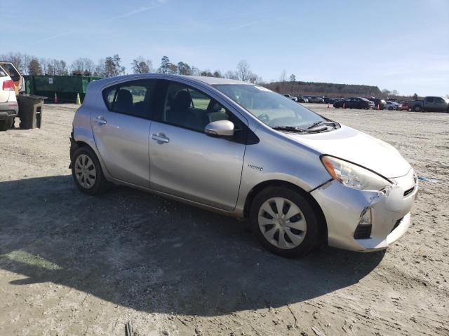 Photo 3 VIN: JTDKDTB30D1038608 - TOYOTA PRIUS C 