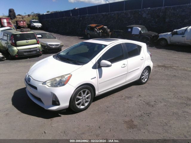 Photo 1 VIN: JTDKDTB30D1042710 - TOYOTA PRIUS C 