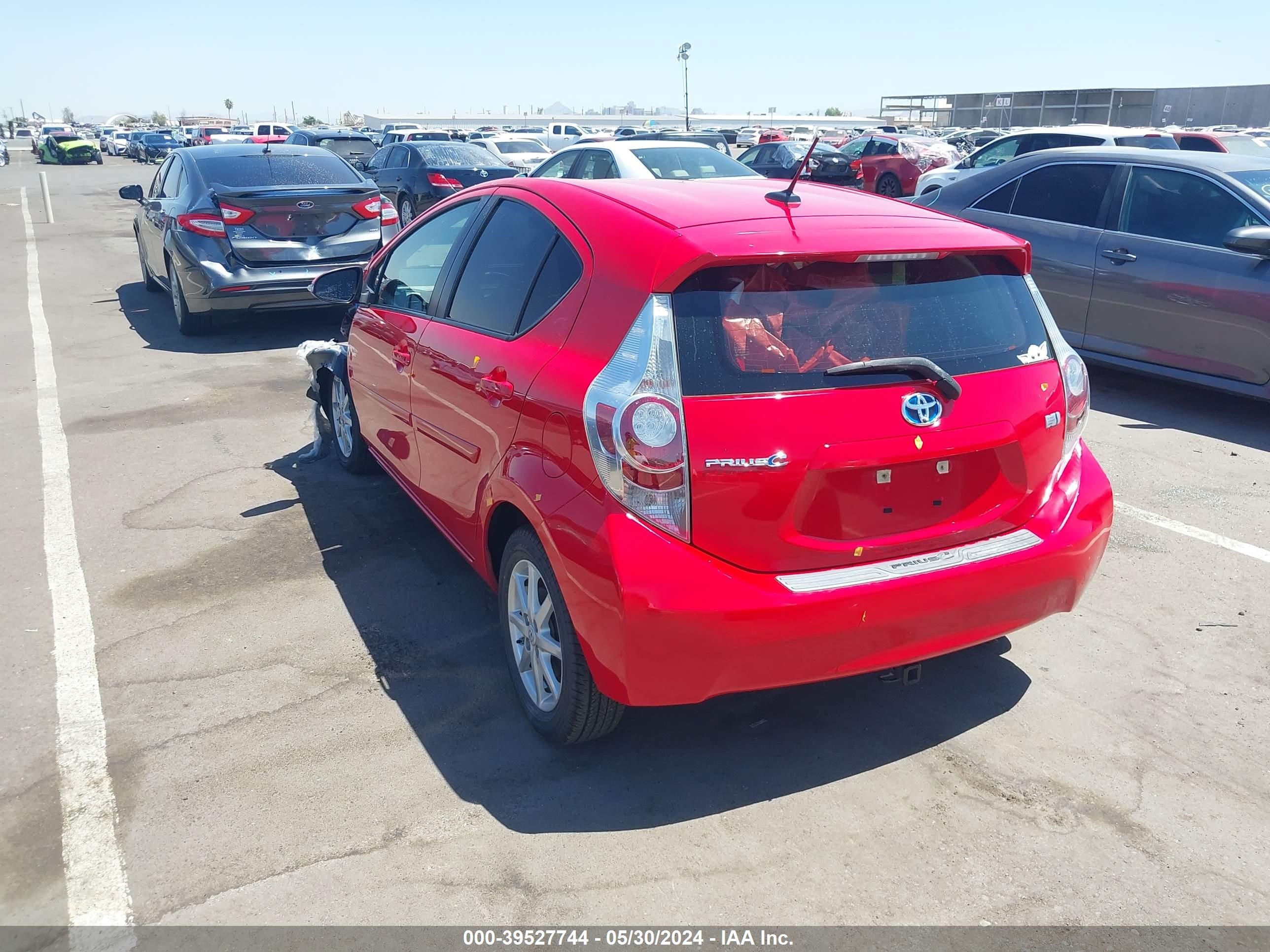 Photo 2 VIN: JTDKDTB30D1542799 - TOYOTA PRIUS C 